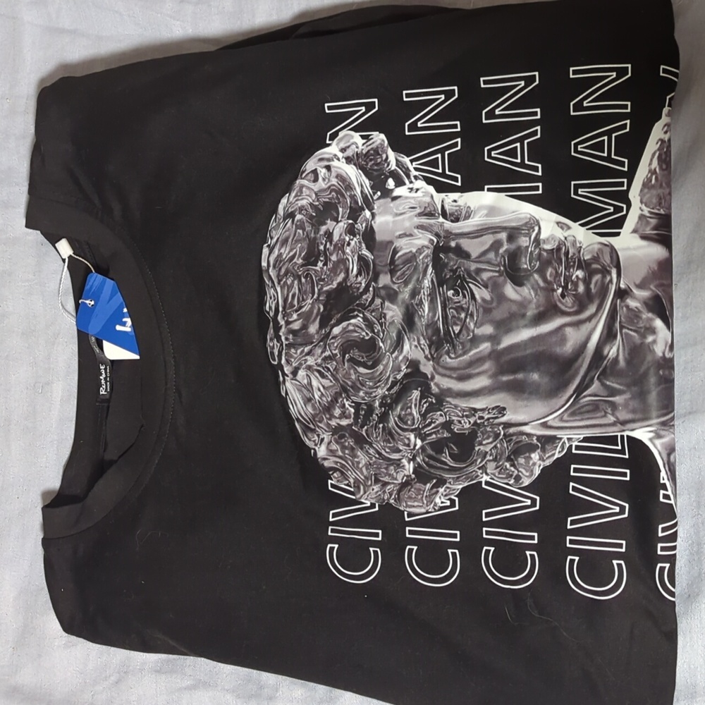 NWT M ROMWE Black Tee